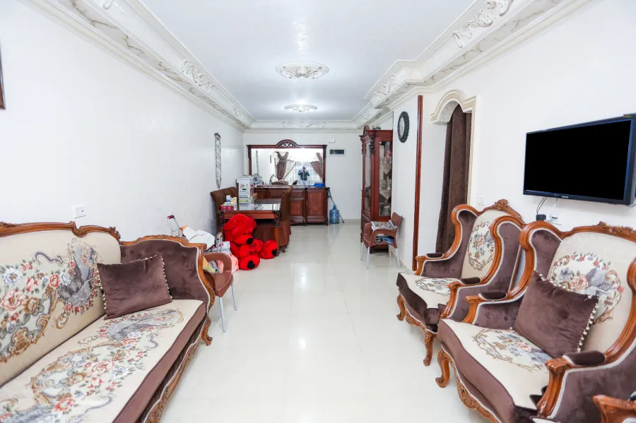 شقة للبيع 100 م محرم بك (ش المحكمة)