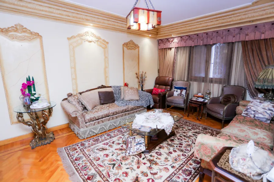 Apartment for sale 175 m Zezinia (Steps from foursesone)