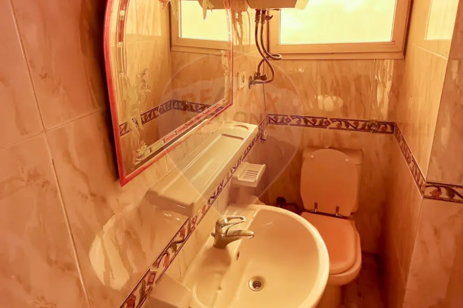 Apartment for rent 155 m Louran ( steps from El-Aqbal st. )