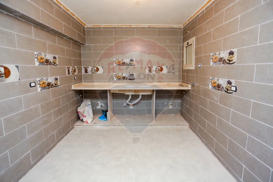 شقة للبيع 196 م سموحة ( كومباوند الإتحادية -أمام حدائق أنطونيادس)