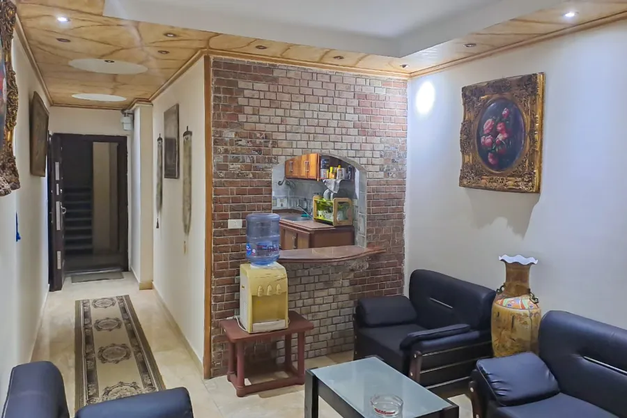 شقة إداري للبيع 150 م سموحة الجديدة (بجوار نادي الإتحاد) - تصلح سكني