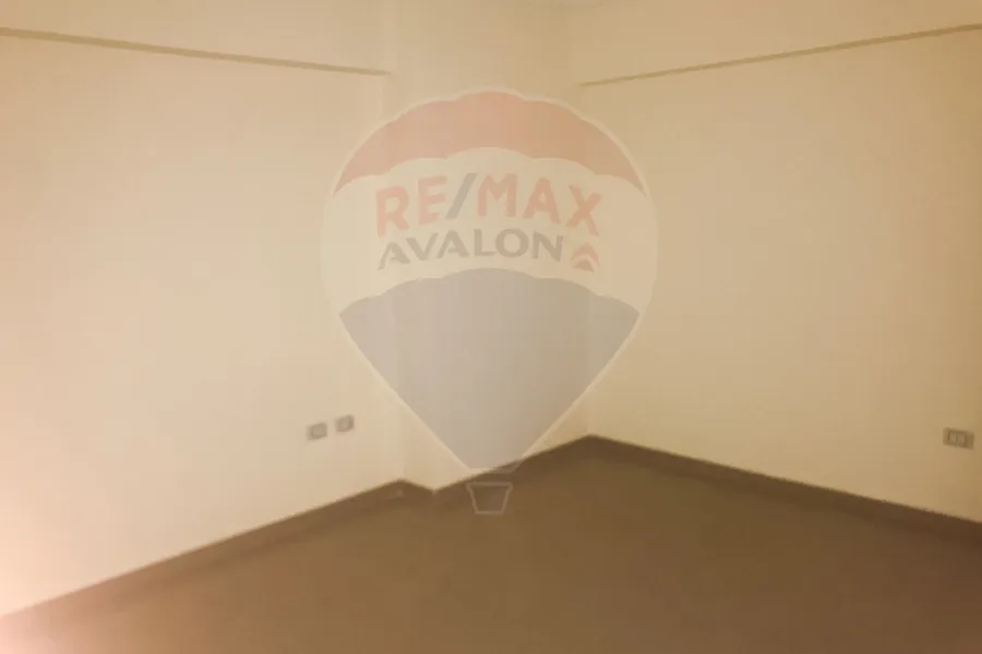 شقة للإيجار 135 م (ترام - الوزارة)