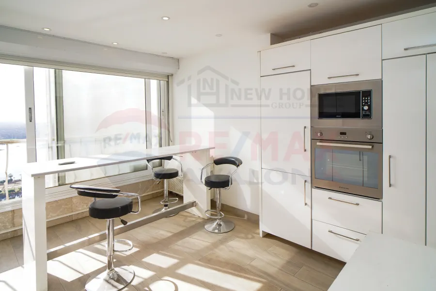 شقة للبيع 415 م المعادي  (كورنيش النيل مباشرة)