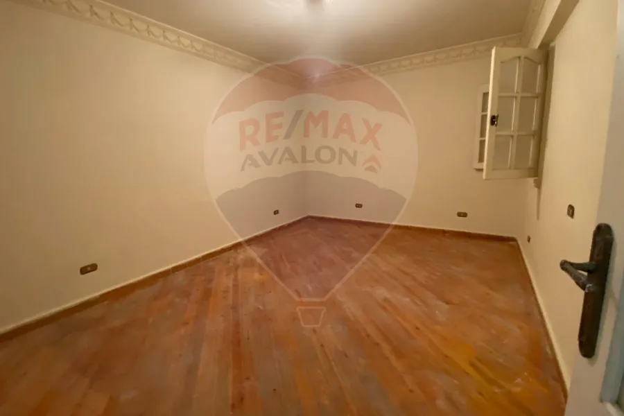 شقة للبيع 190 م  وابور المياة  (ش محمد مسعود)