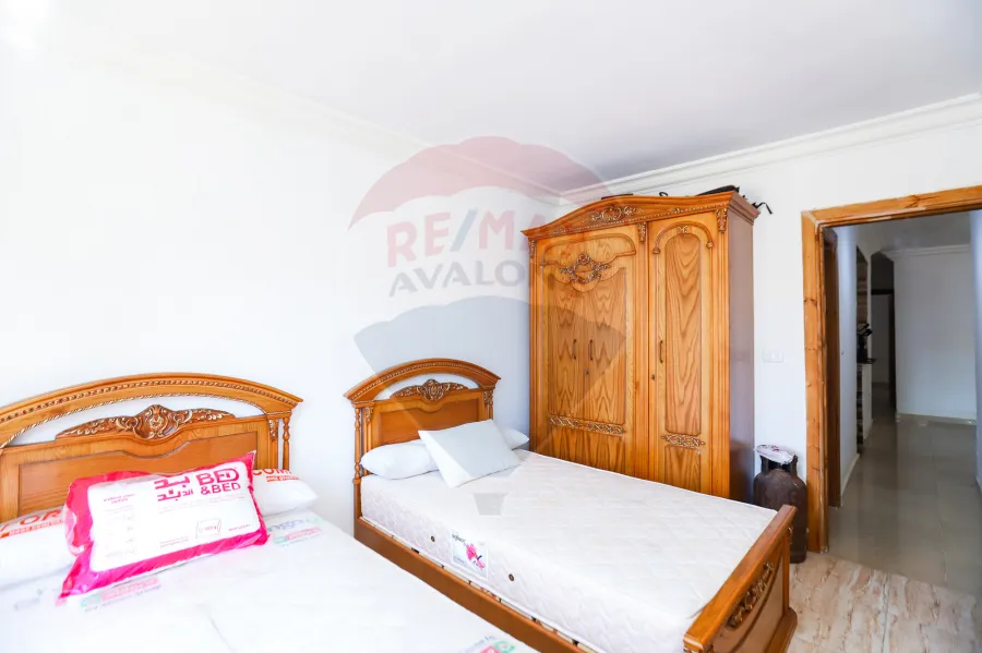 شقه للبيع  135 م  ميامى ( ش اسكند ابراهيم - خطوات من البحر )