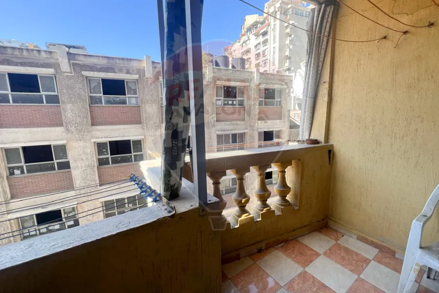 Apartment for sale 150 m Moharam Bek (El Rassafa St)
