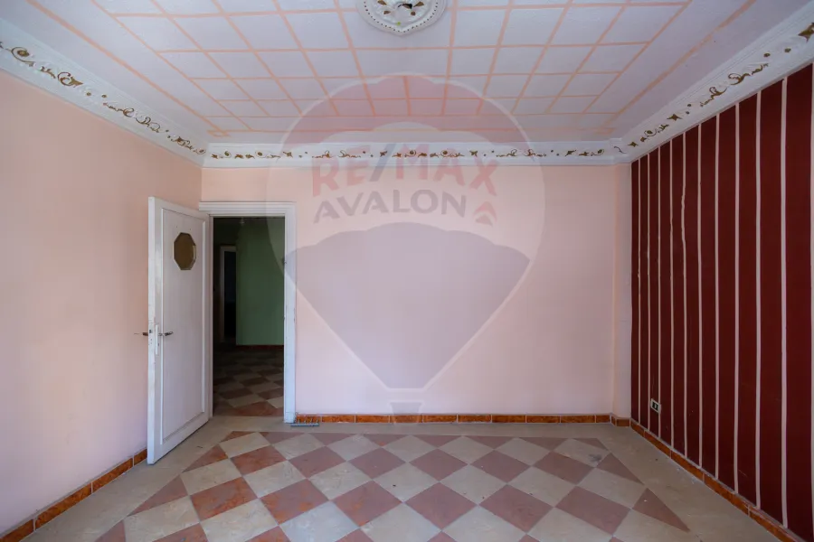 Apartment for sale in Victoria (steps from Abdel Salam Aref St. - and Taiba Hospital)