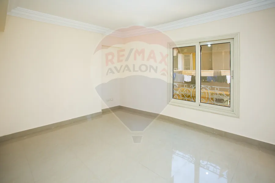 شقة مرخصة للبيع 220م سابا باشا (أمام قصر المرغني)