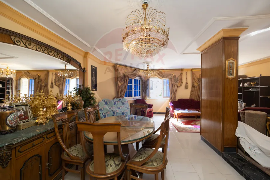 شقة للبيع 160 م جليم (ش الاذاعة  -  امام فنون جميلة)