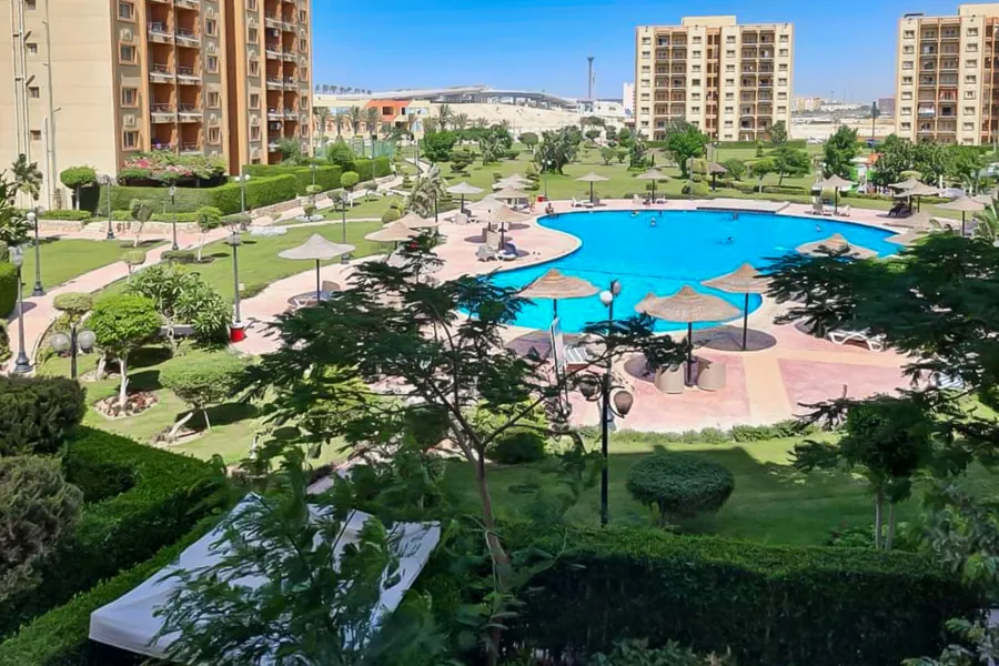 شاليه بروف للبيع العلمين (مارسيليا لاند) 100 م + 100 رووف