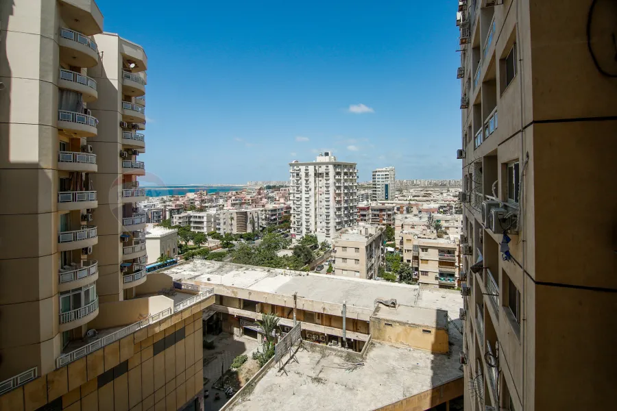 Apartment for sale 190 m Al-Mamoura ( steps from the sea )