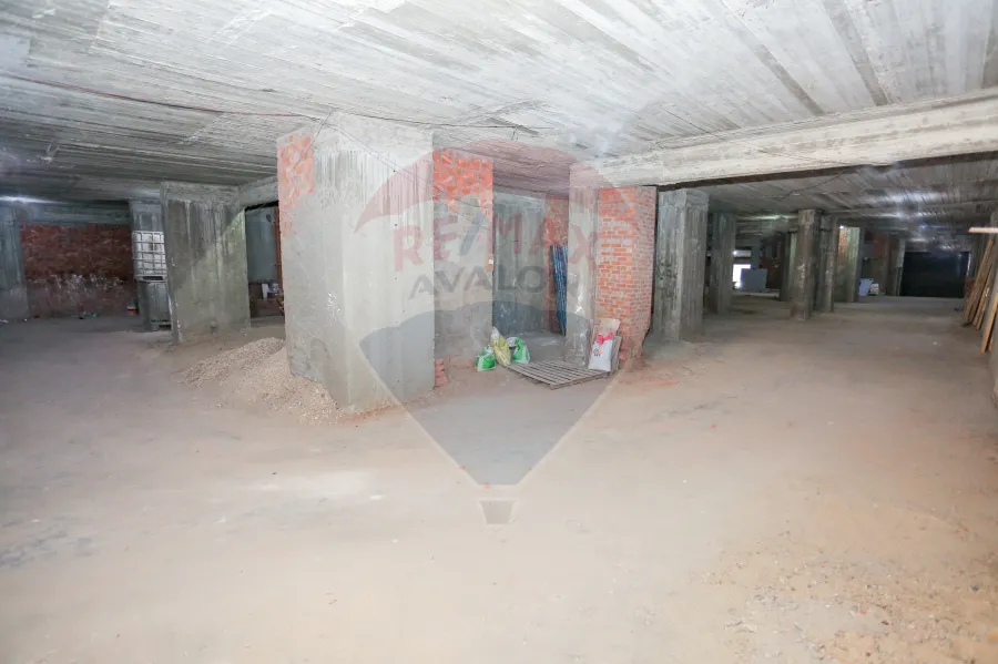 Shop + mezzanine For Rent 1,200 m Louran (directly Abu Qier st.)