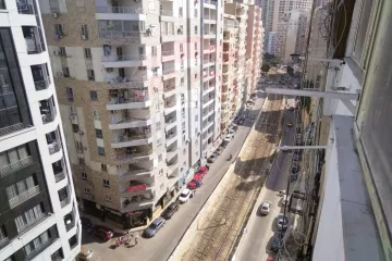 شقة للايجار 220 م لوران (ش عبد السلام عارف علي الترام )