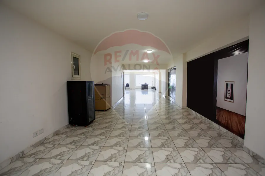 Mezzan for Sale 870 m Al-Ibrahimia (directly on the sea)