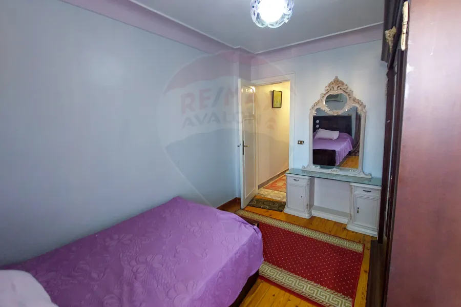 شقة للإيجار المفروش  150 م سموحة (خطوات من ميدان فيكتور عمانويل)