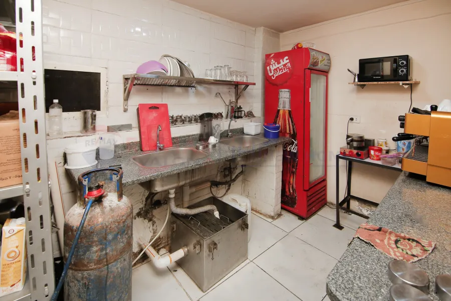 محل للإيجار المفروش أرضى 100م+ صندرة الإبراهيمية (على البحر مباشرة )