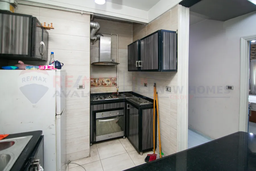 شقة للبيع 125 م كليوباترا (على البحر مباشرة)-1