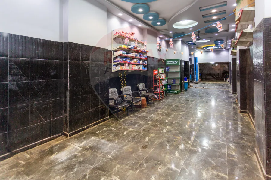 محل للبيع 120 م ميامي (تاني نمرة من البحر)