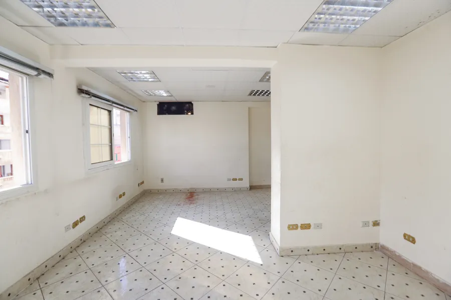 شقة للبيع 150 م جناكليس (على الترام مباشرة)