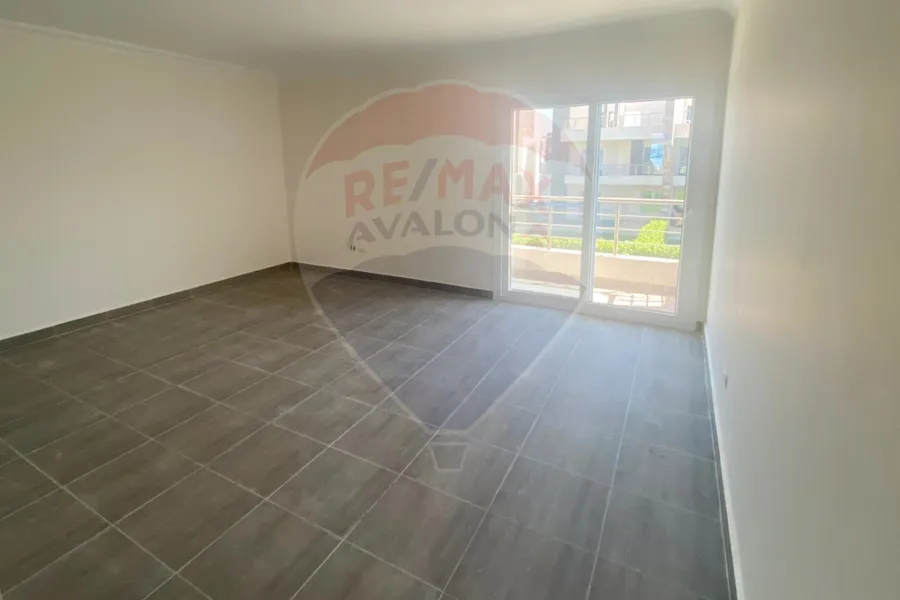 فيلا للبيع الساحل (مارسيليا بيتش 4)