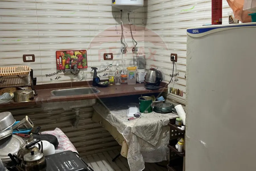 شقة للبيع 100 م المندرة (ش جمال عبد الناصر)