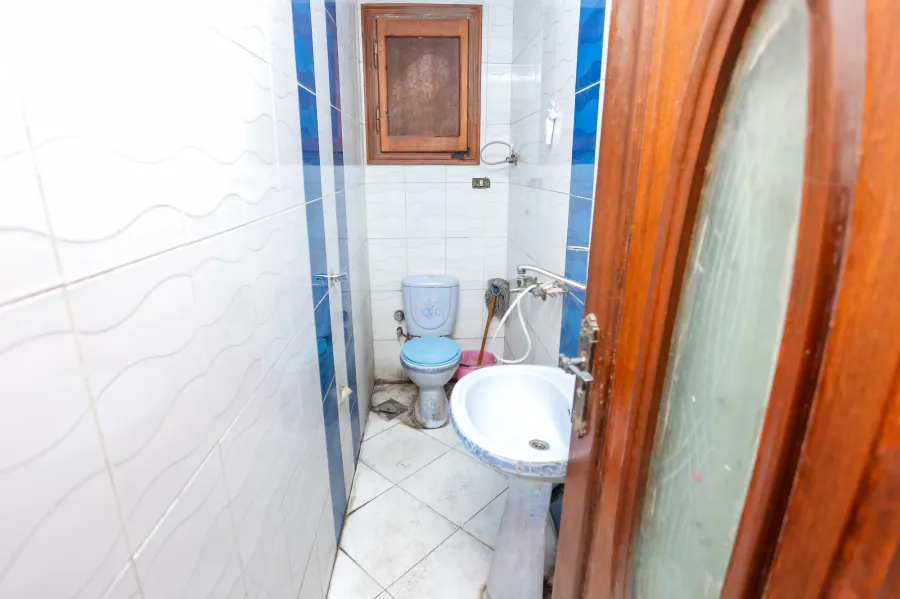 Commercial Unit for rent 400 m agricultural road directly