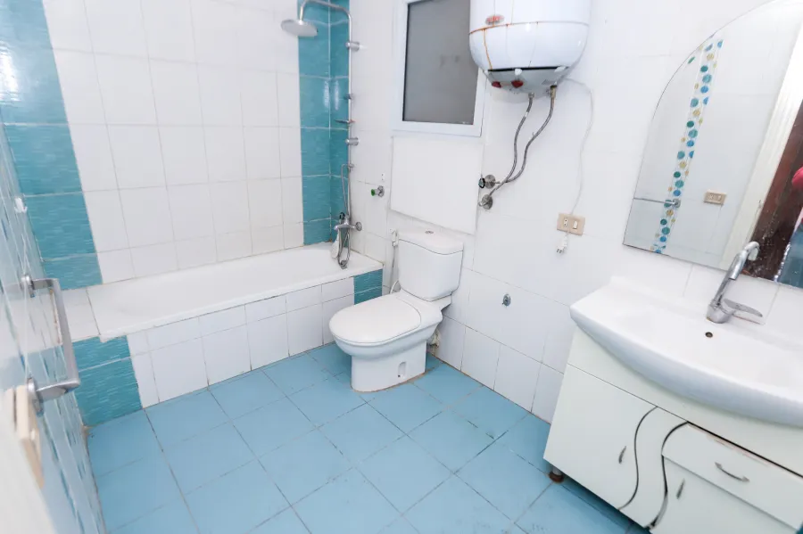 شقة للبيع 191 م سموحة ( ش كمال الدين صلاح ) -