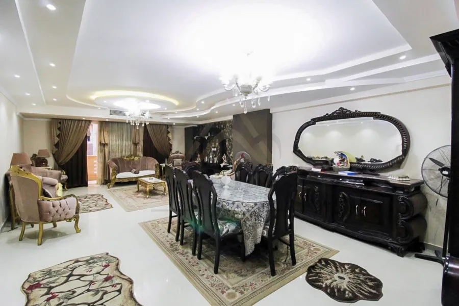 شقة للبيع 215 م سابا باشا (ش خليل مطران)