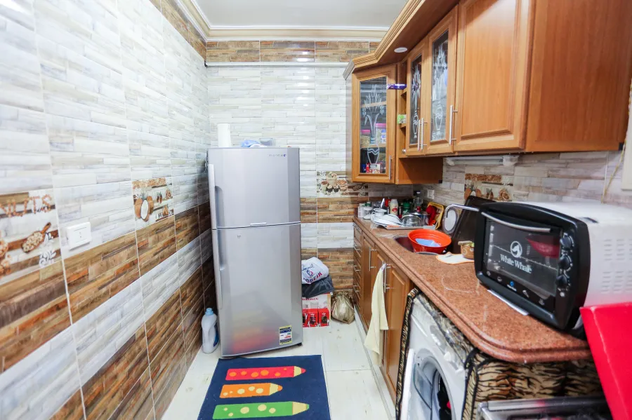 شقة للبيع 100 م محرم بك (ش المحكمة)