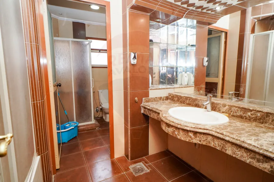 شقة للبيع 500 م لوران (ش شعراوي الرئيسي)