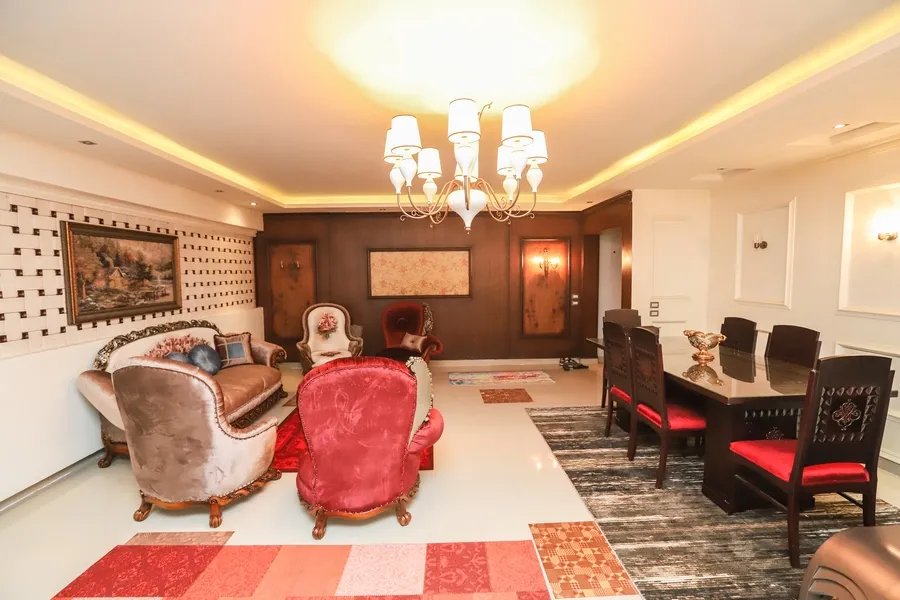 شقة للبيع بالفرش والاجهزة 252م محطة الرمل  (كمباوند الشرطة)