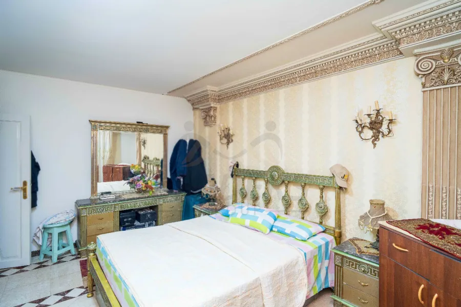 شقة للبيع 310 م كامب شيزار (جانبي البحر)