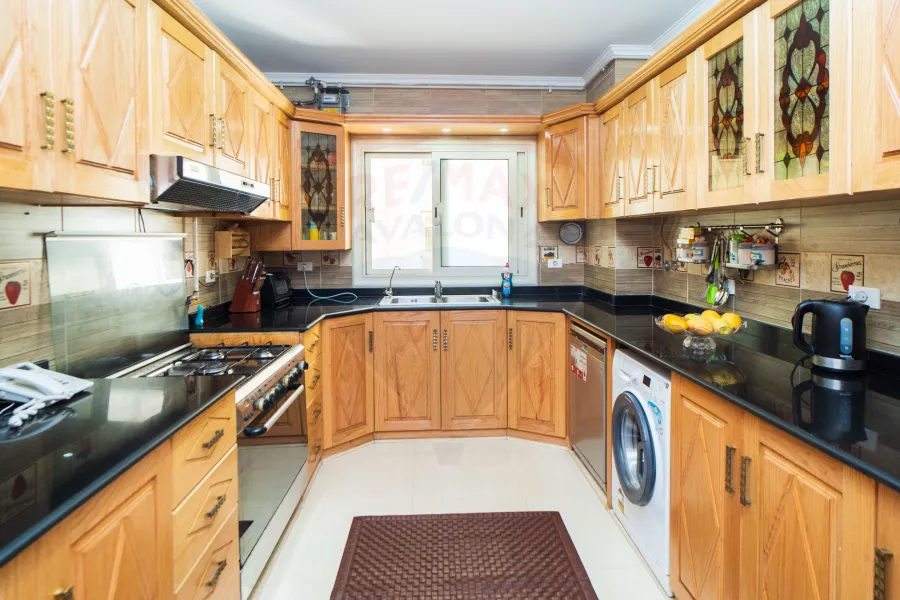 شقة للبيع 230 م سموحة بتسهيلات في السداد (أبراج دلتا لايف - ش ألبرت الأول)