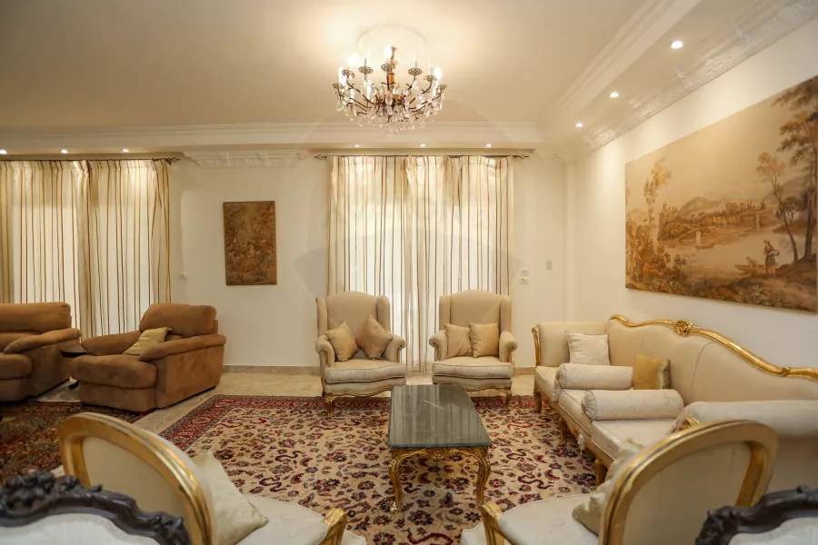 ڤيلا منفصلة للبيع الكينج (كومباوند الصفوة)  -  500 م