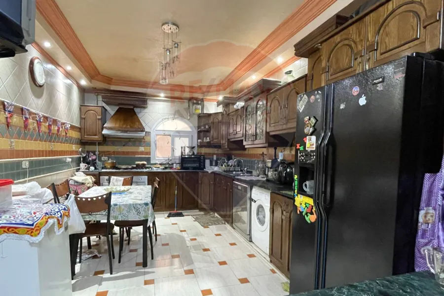 شقة للبيع 216 م سموحة (ش أدمون فريمون)