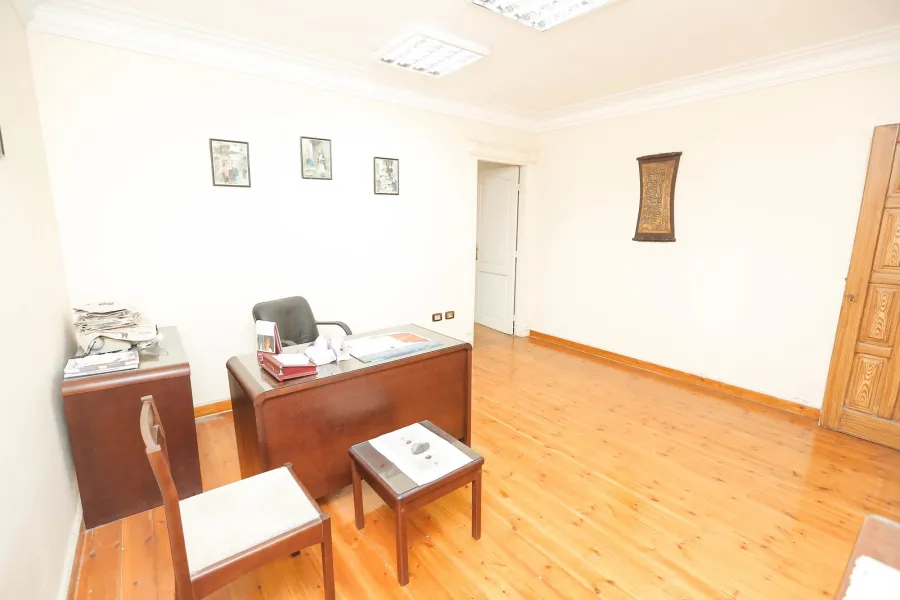 مكتب للإيجار قانون جديد  78م سبورتنج ( فيو نادى سبورتنج)