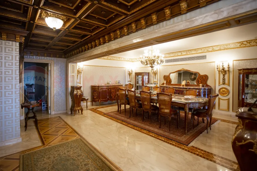 شقة للبيع 600 م سان ستيفانو (على البحر مباشرة - برج النحاس)