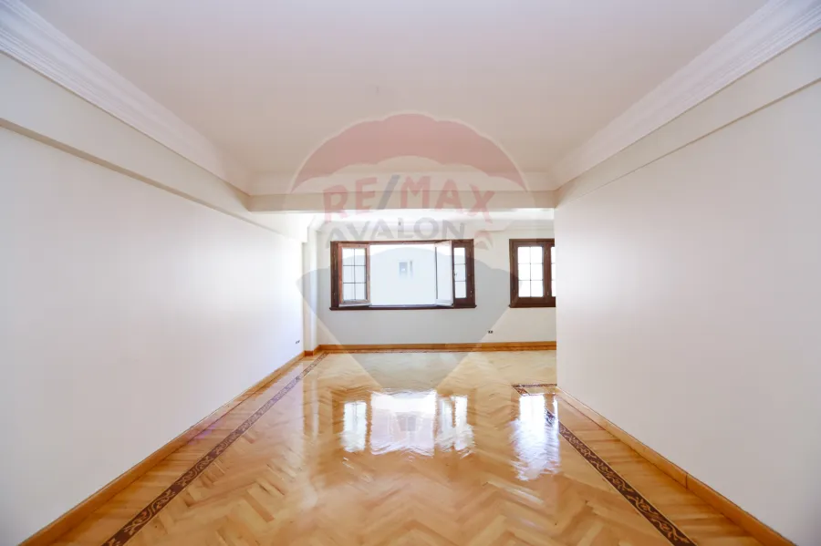 شقة للبيع 175 م سموحة ( ش فوزى معاذ )