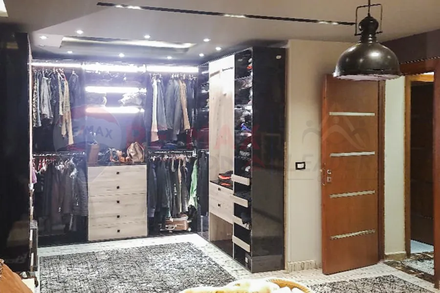 Apartment for sale 300 m in Miami (directly on the sea)