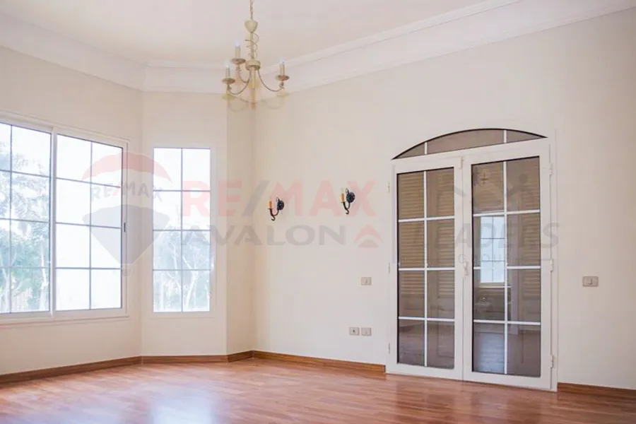 Stand for sale 1,489 m King Mariout (minutes from the airport)