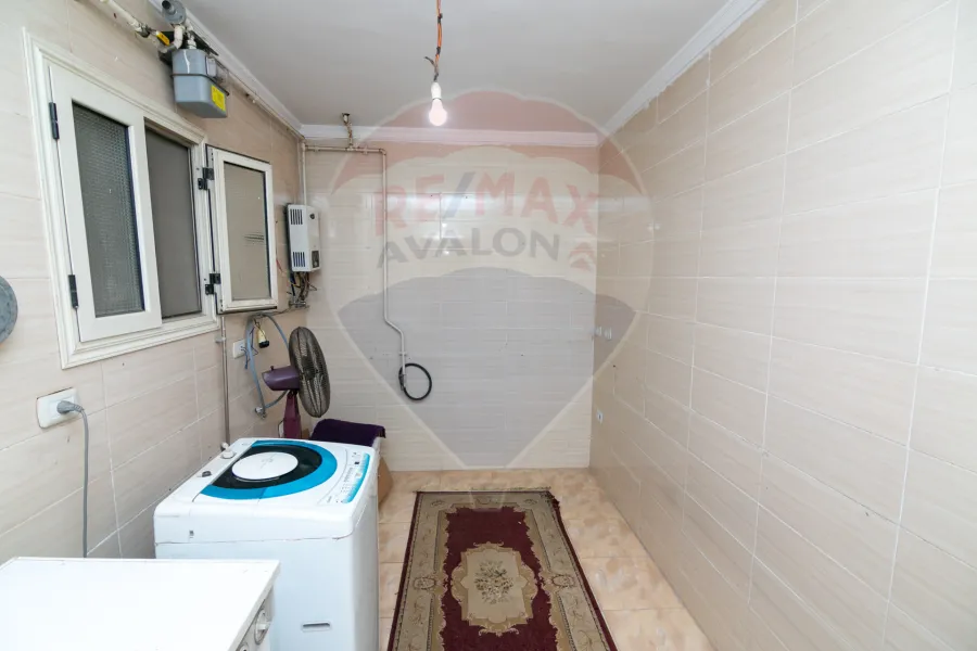 شقة للبيع 270 م لوران (شارع شعراوي)