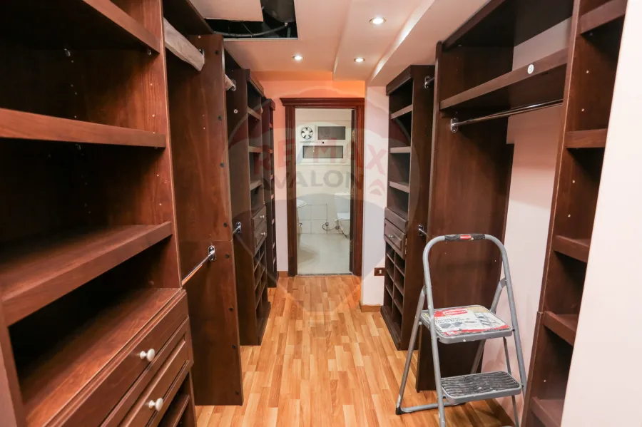 شقة للإيجار المفروش 345 م زيزينيا (أمام قصرالمجوهرات)