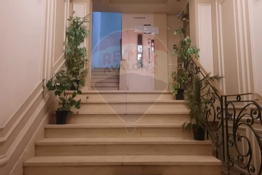 شقة للبيع 160 م كفر عبده  (ش ميناء )