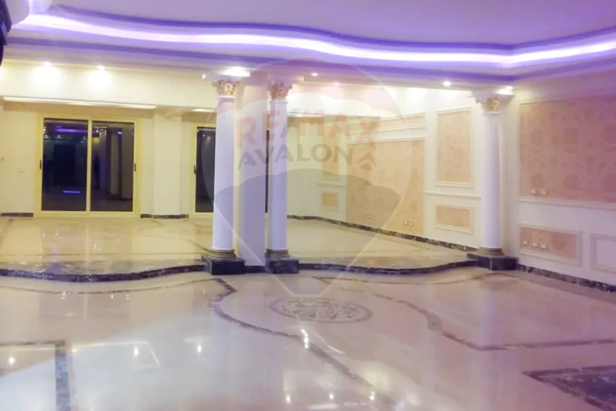 شقة للبيع 480 م سموحة (ش مصطفي كامل)