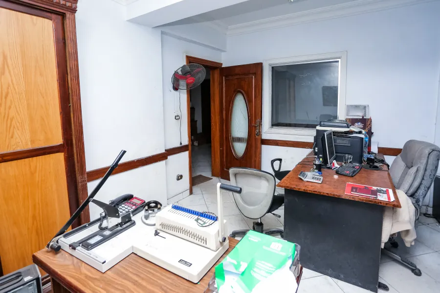 Commercial Unit for rent 400 m agricultural road directly