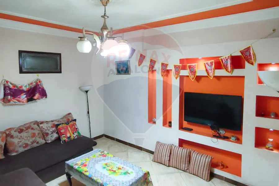 شقه للبيع  130م ميامى (ش الصرافة)