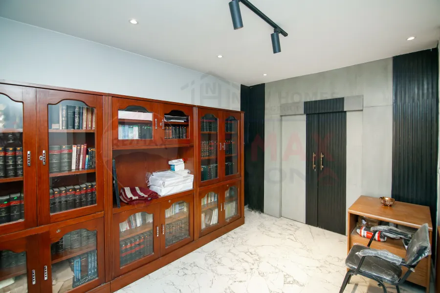 شقة إداري للبيع 175 م الحي اللاتيني (ش فؤاد الرئيسي)