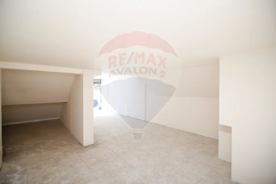 Shop for sale 105 m + 15 m upfloor - Kafr Abda (Saint Jenny St.)