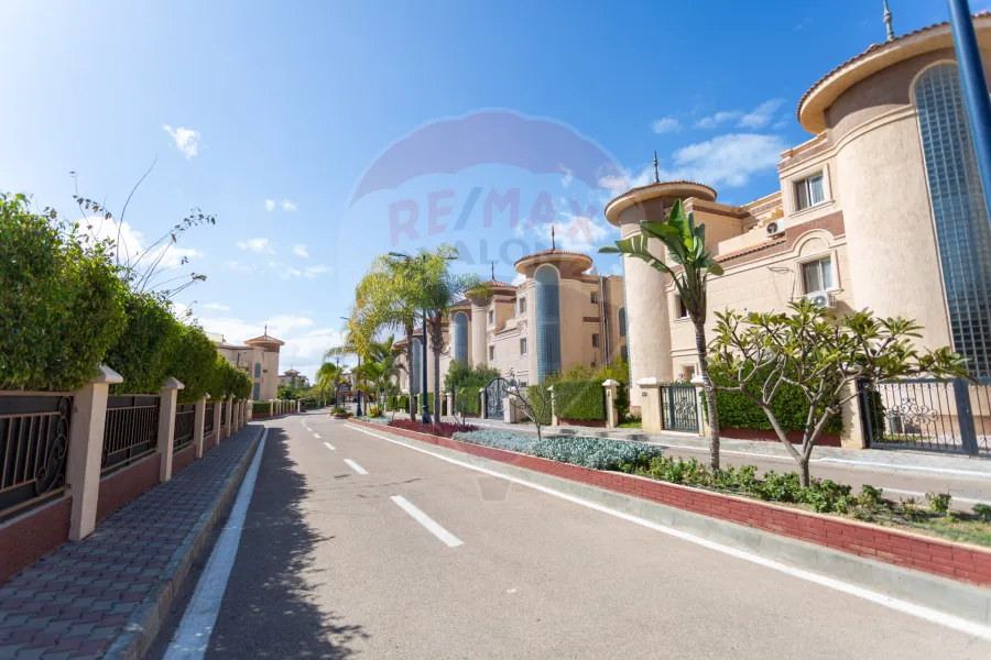 فيلا ستاند الون للبيع 620 م كينج مريوط (العروبة رويال)