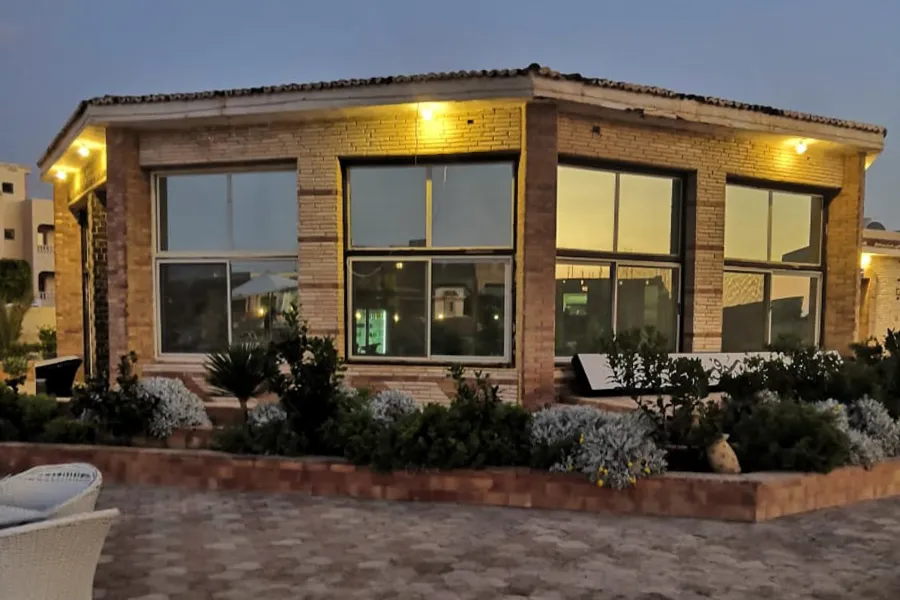 شالية علوي للبيع  (لاميرا بيتش - راس الحكمة) 90 م